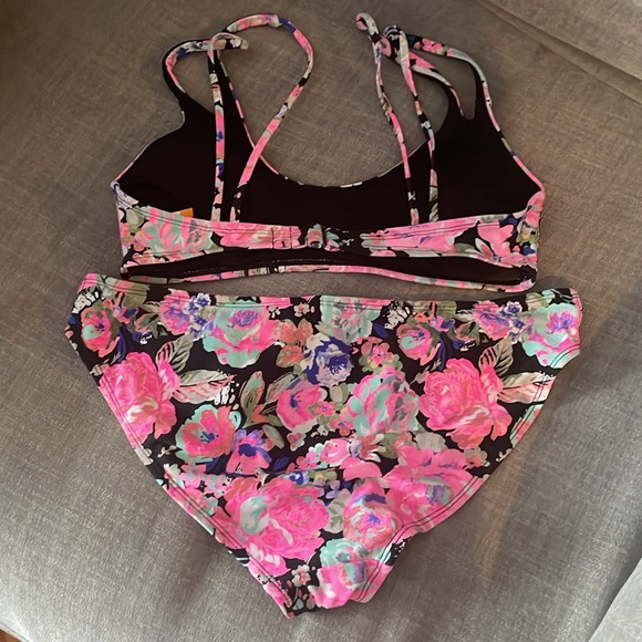 Floral Bikini set - Picture 3 of 4